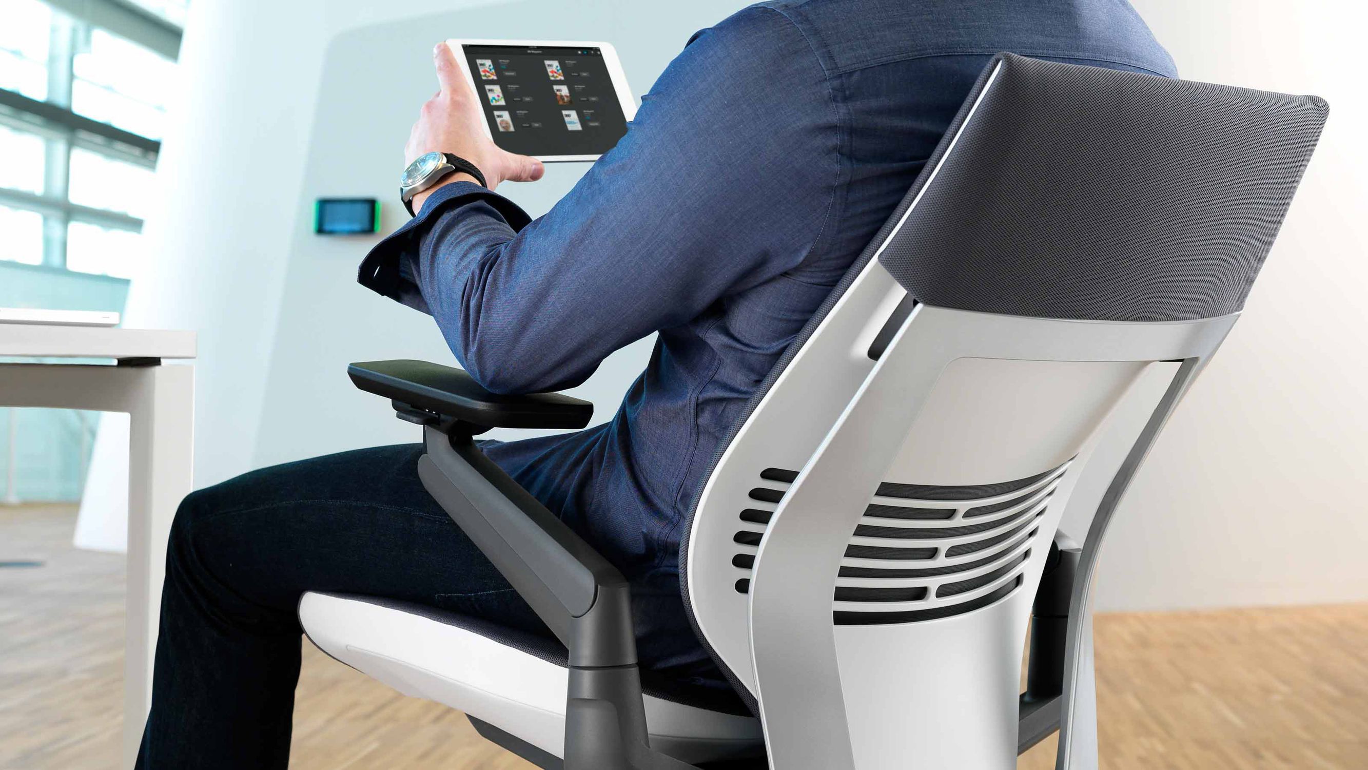 GESTURE Steelcase