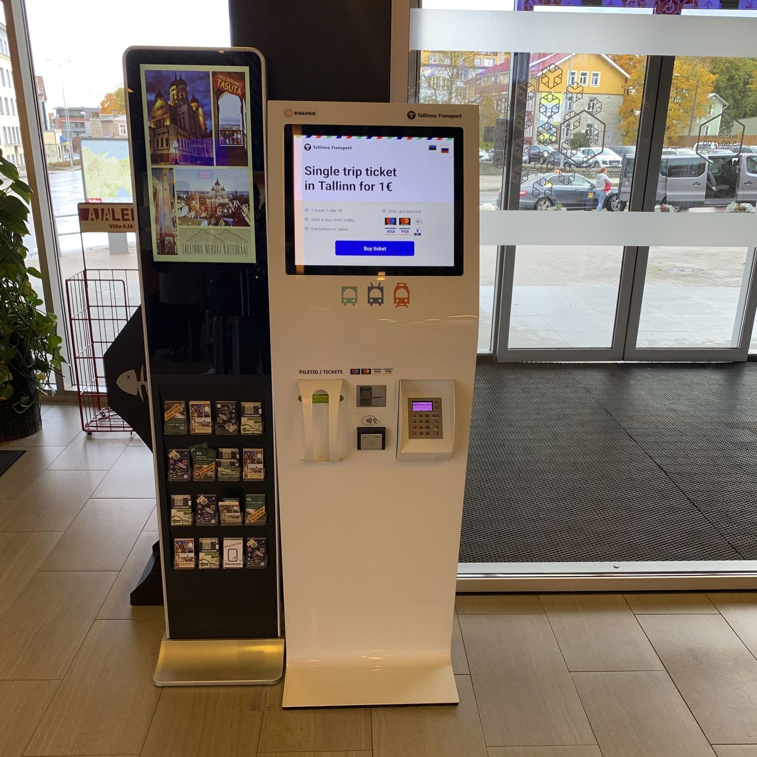 Платежный терминал для ресторана - ML 510 - ML Infokiosks - для аэропорта /  для медицинского учреждения / для больницы