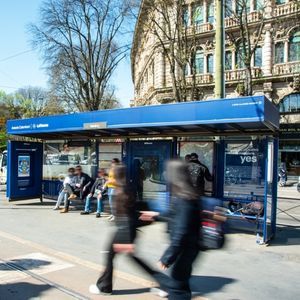 крытая автобусная остановка из стали