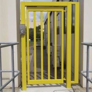 дверца из стали