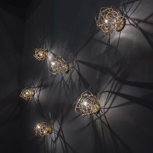 современный настенный светильник