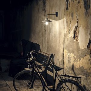 классический настенный светильник