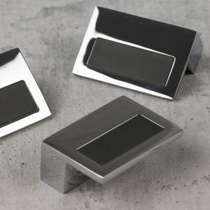 ручка для мебели из хромированного металла