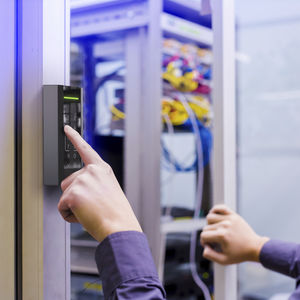 автоматическое устройство считывания с карт RFID
