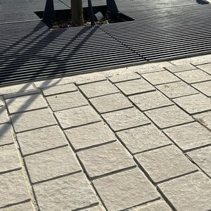 напольная плитка из бетона