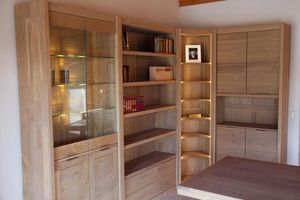 угловой книжный шкаф