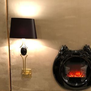 современный настенный светильник