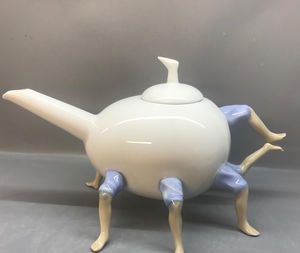 чайник из фарфора