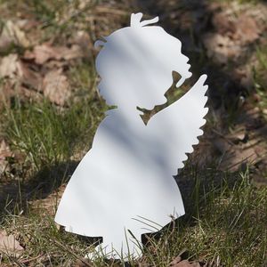 скульптура из окрашенного металла