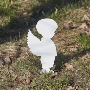 скульптура из окрашенного металла