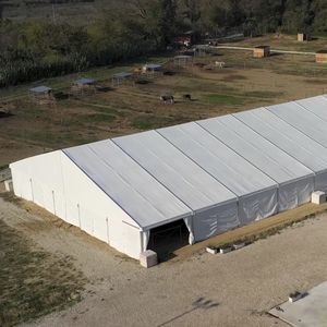 натяжная конструкция на металлическом каркасе