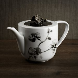 чайник из фарфора