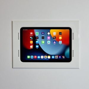 настенная подставка для iPad