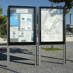 напольный рекламный щит