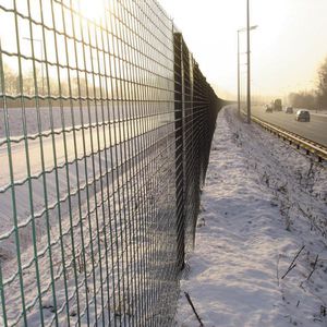 заграждение из сварной решетки