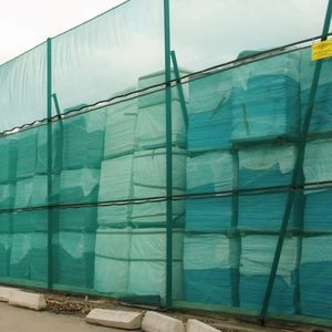 легкая невысокая перегородка из полиэтилена