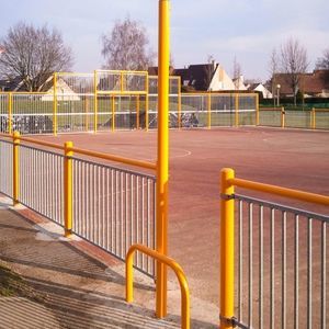 стойка для перегородки из гальванизированной стали