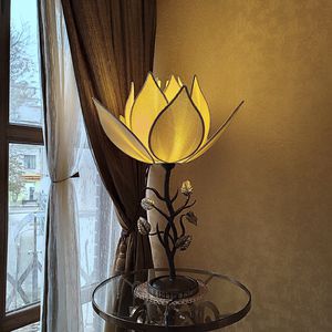 настольная лампа