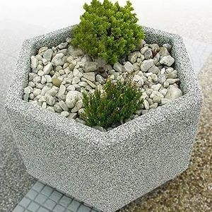 кадка для садовых растений из бетона