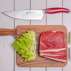 поварской нож с пластиковой ручкой