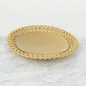 сервировочное блюдо из глазированной керамики