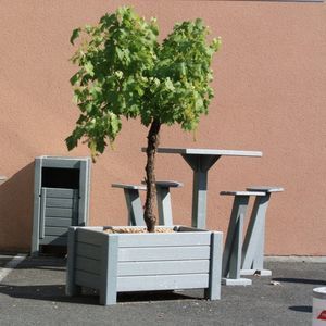 кадка для садовых растений из переработанного пластика