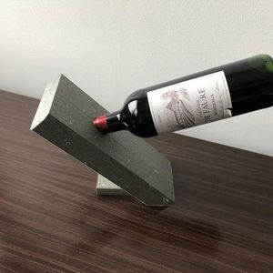 стеллаж для бутылок из переработанного пластика