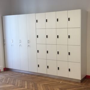 шкафчик для раздевалки из дерева 1