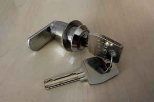 механический врезной замок