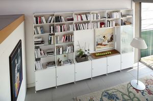 современный книжный шкаф