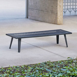современная общественная скамейка