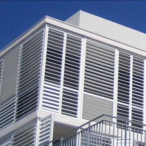 солнцезащитное устройство из композита