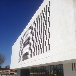 вентилируемый фасад из мрамора