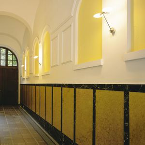 современный настенный светильник