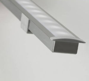 встраиваемый осветительный профиль