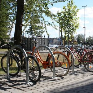 напольная парковка для велосипедов