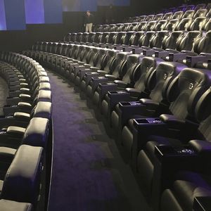 кресло для кинотеатра из ткани
