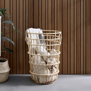 корзина для белья из ротанга
