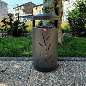 общественный мусорный контейнер