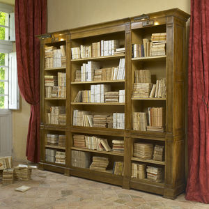 классический книжный шкаф