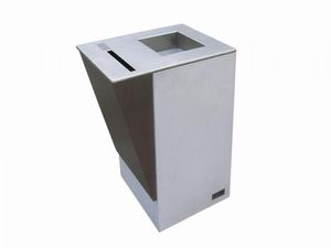 общественный мусорный контейнер