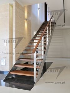 лестница с поворотом на 180°