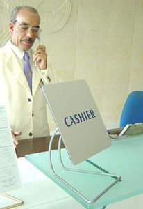 стойка для брошюр на столешнице