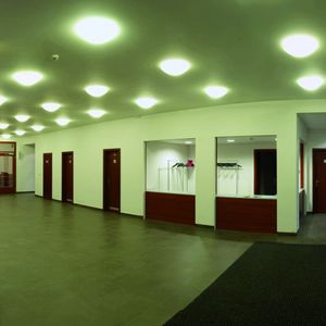 современный потолочный светильник