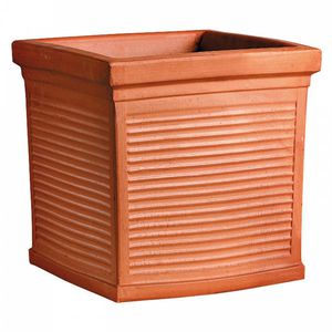 садовый горшок из терракоты