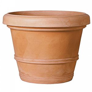 садовый горшок из пластика 1