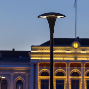 городской фонарный столб