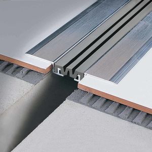 компенсационный шов из экструдированного алюминия 1