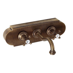 настенный двухрычажный смеситель 1