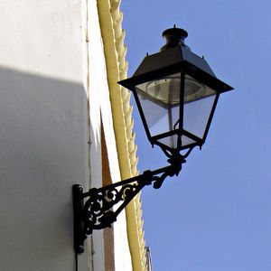 классический настенный светильник